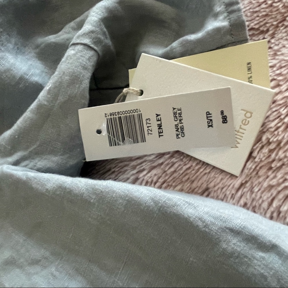 Light bleu Wilfred top **BRAND NEW** - Picture 2 of 4